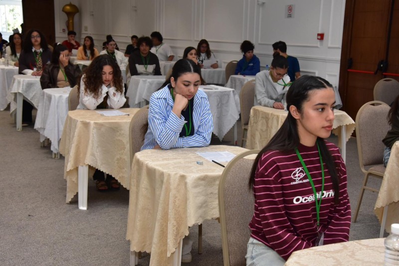 Cambridge international exams : PET (B1) / FCE (B2 First) Session May 2026 . 
